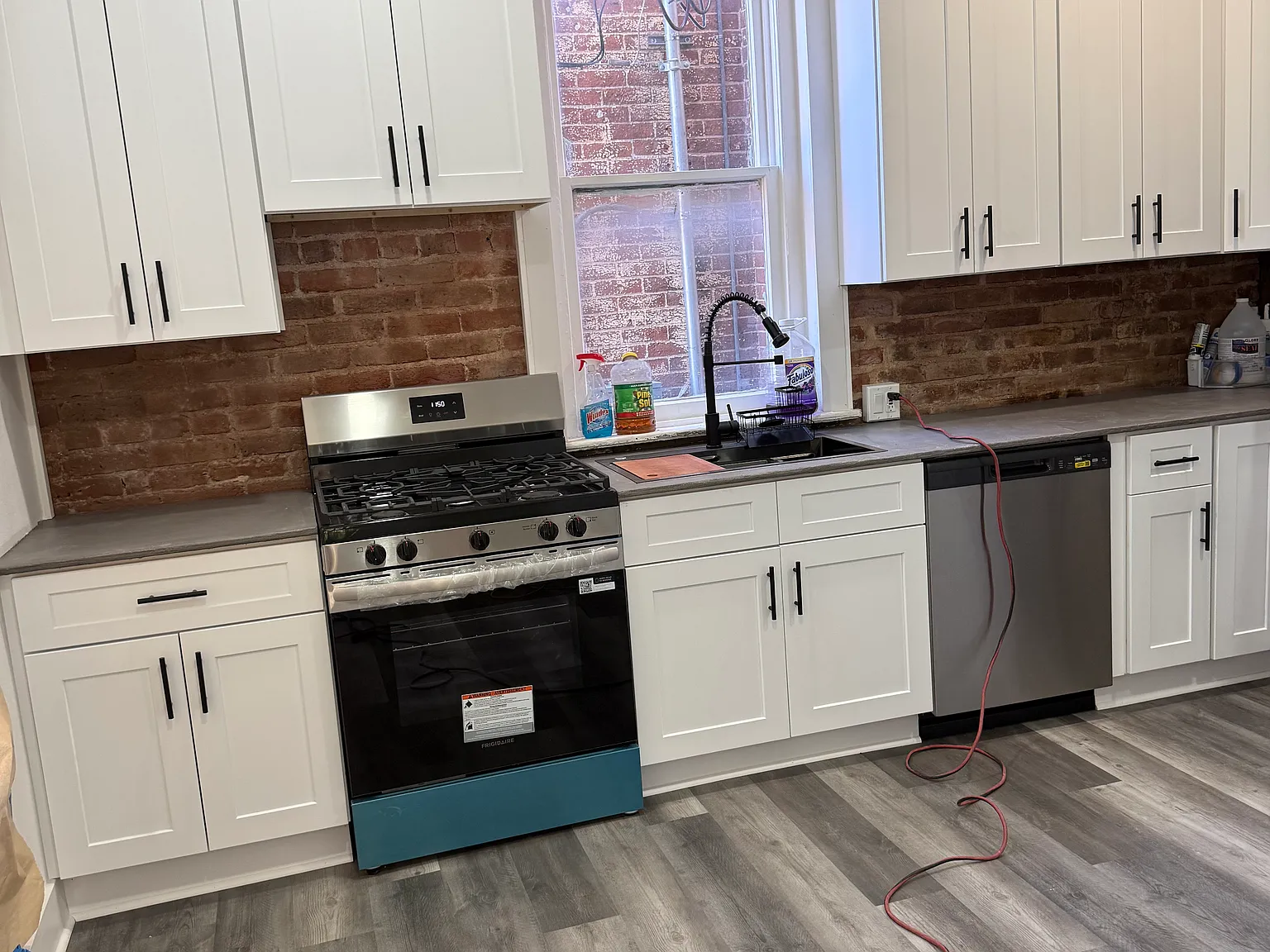 2 bed, 1200 sqft, $2,200 — Photo 2