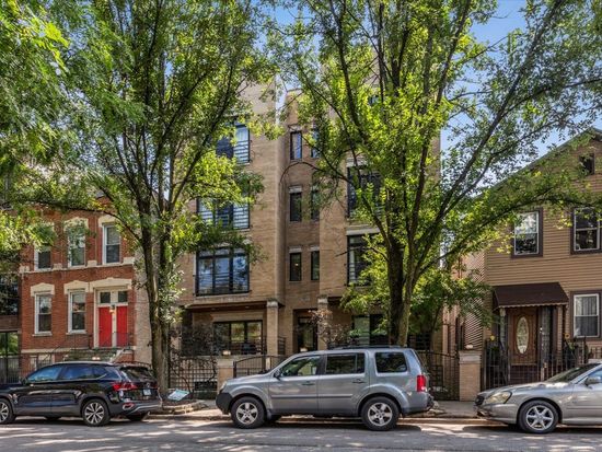 1455 W Thomas St APT 1E, Chicago, IL 60642