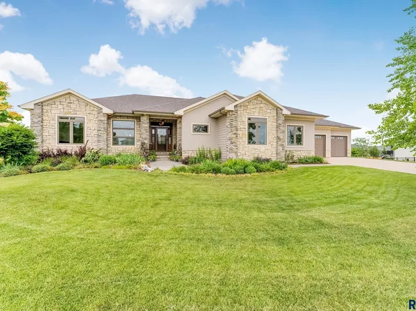 512 E 77th St, Sioux Falls, SD 57108