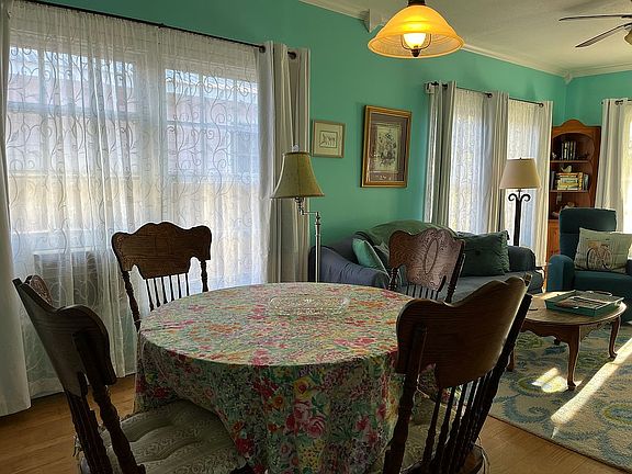 5th image of 622 Camp Ave