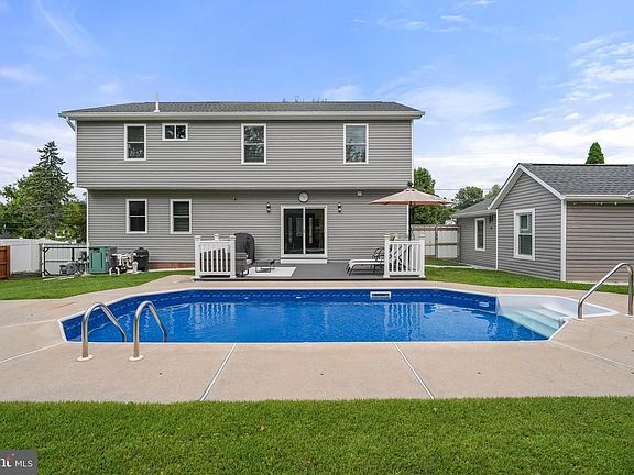 5th image of 507 Somers Ave
