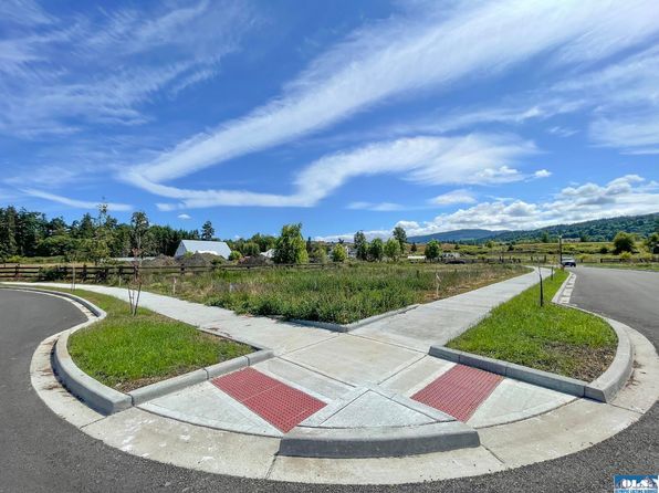 50 Colchester St, Sequim, WA 98382