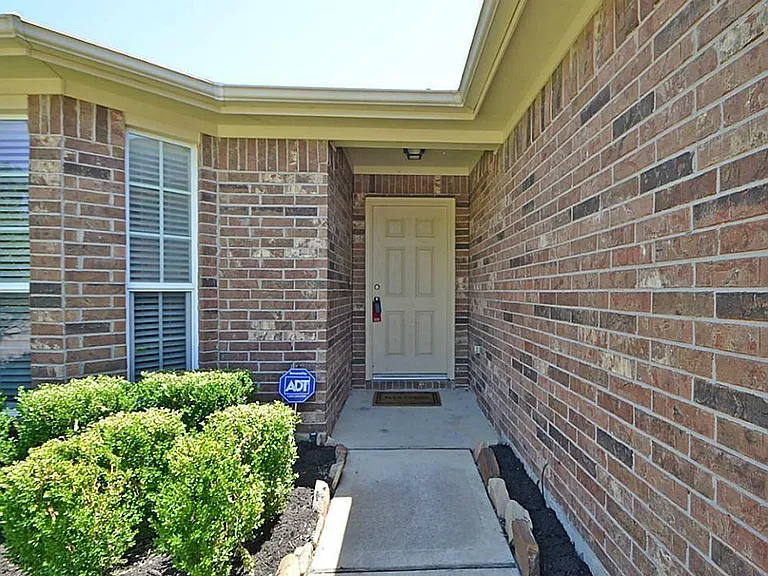 15834 Sarasam Creek Ct — Photo 1