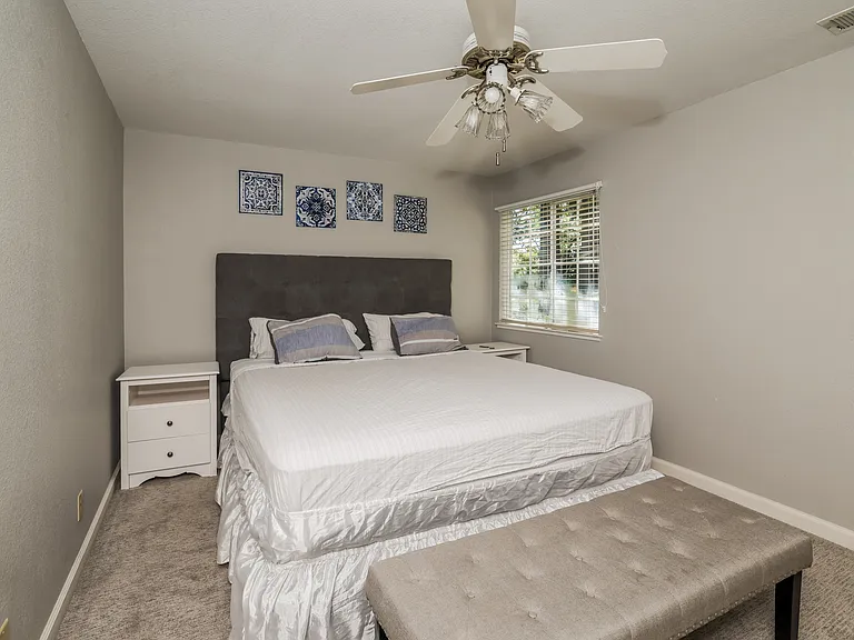 43 Crystal Gate Ct — Photo 11