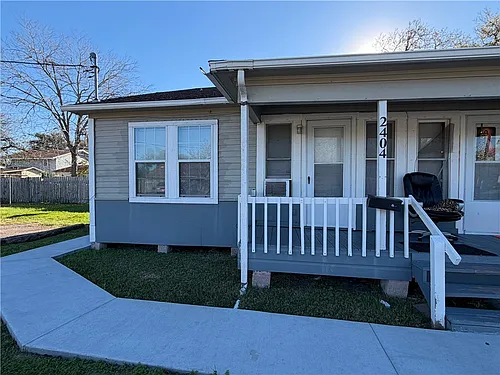 2402 Segrest St Photo 1