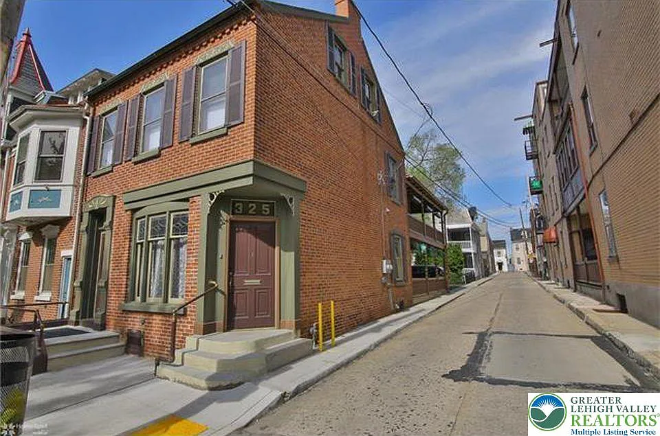 Building Photo - 325 N 8th St #1
