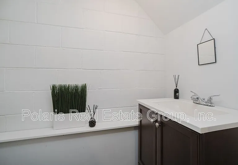 3346 Fall Creek Pkwy — Photo 26