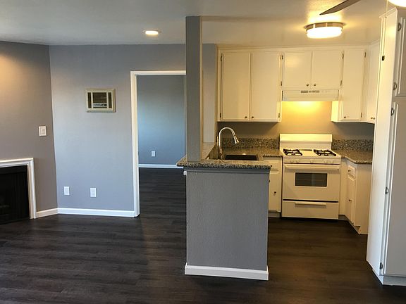 2nd image of 1600 1/2 W Carson St #312