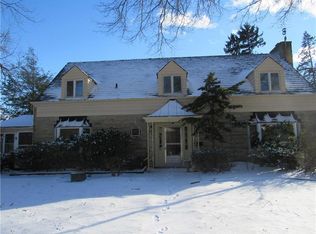 840 Ridgeview Dr, Mt Lebanon, PA 15228