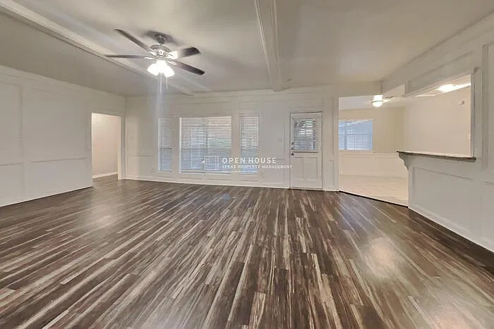 4 bed, 2.5 bath, 2429 sqft, $2,240 — Photo 4