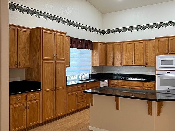 4th image of 809 Antiquity Dr