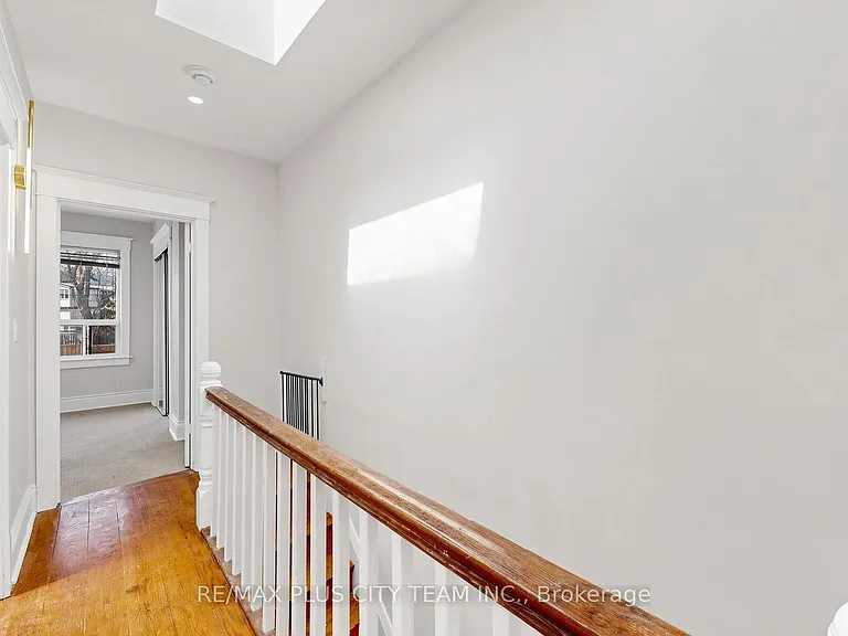 402 Woodbine Ave — Photo 12