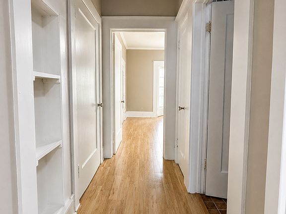 4th image of 514 E 38th St #B