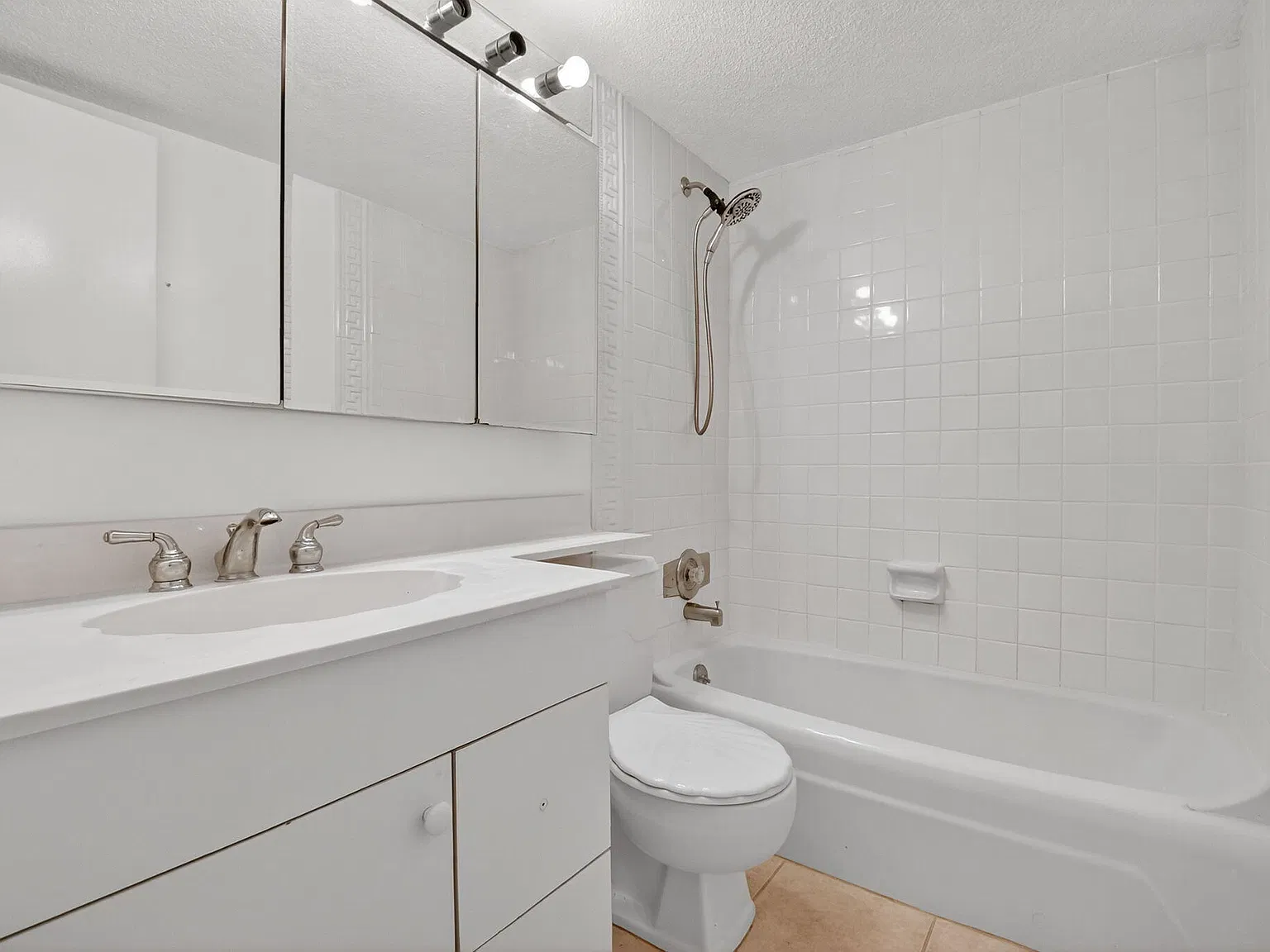 1 bed, 1.0 bath, 640 sqft, $1,950 — Photo 4