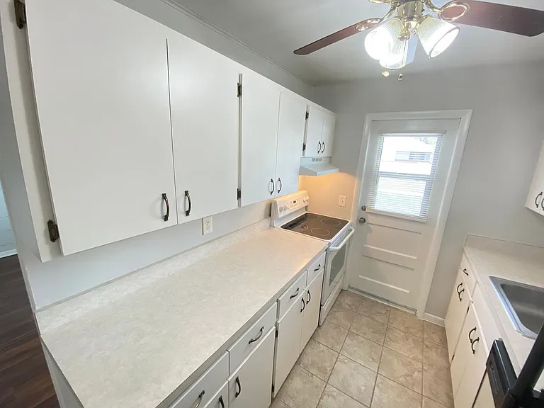320 Lakeview St #207 — Photo 6