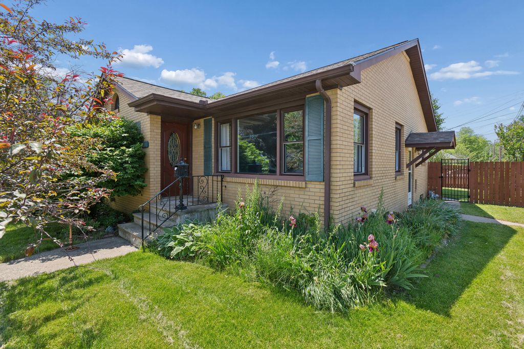 1700 Langley Ave, Saint Joseph, MI