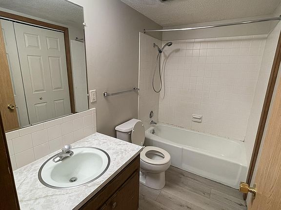 4th image of 5521 Canterbury Ln #2