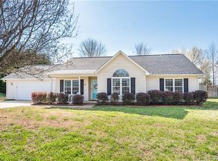 7010 Dolphin St, Gastonia, NC 28056
