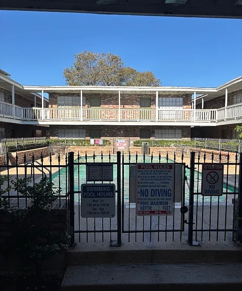 North Blvd. Apartments — Photo 6