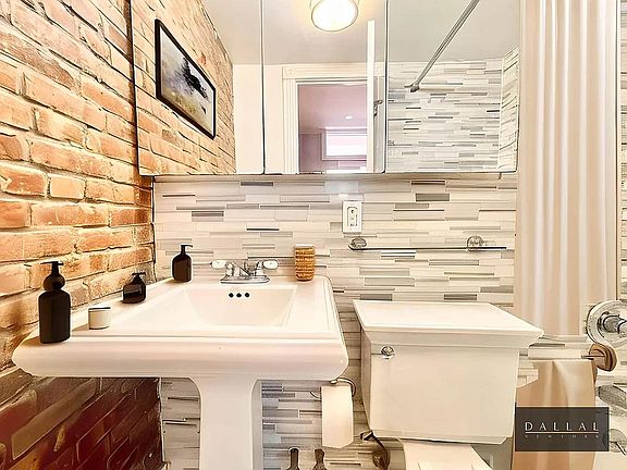 5th image of 309 W 97th St APT 3S