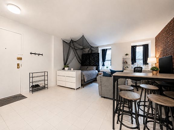 3rd image of 12 Charles St APT Bd