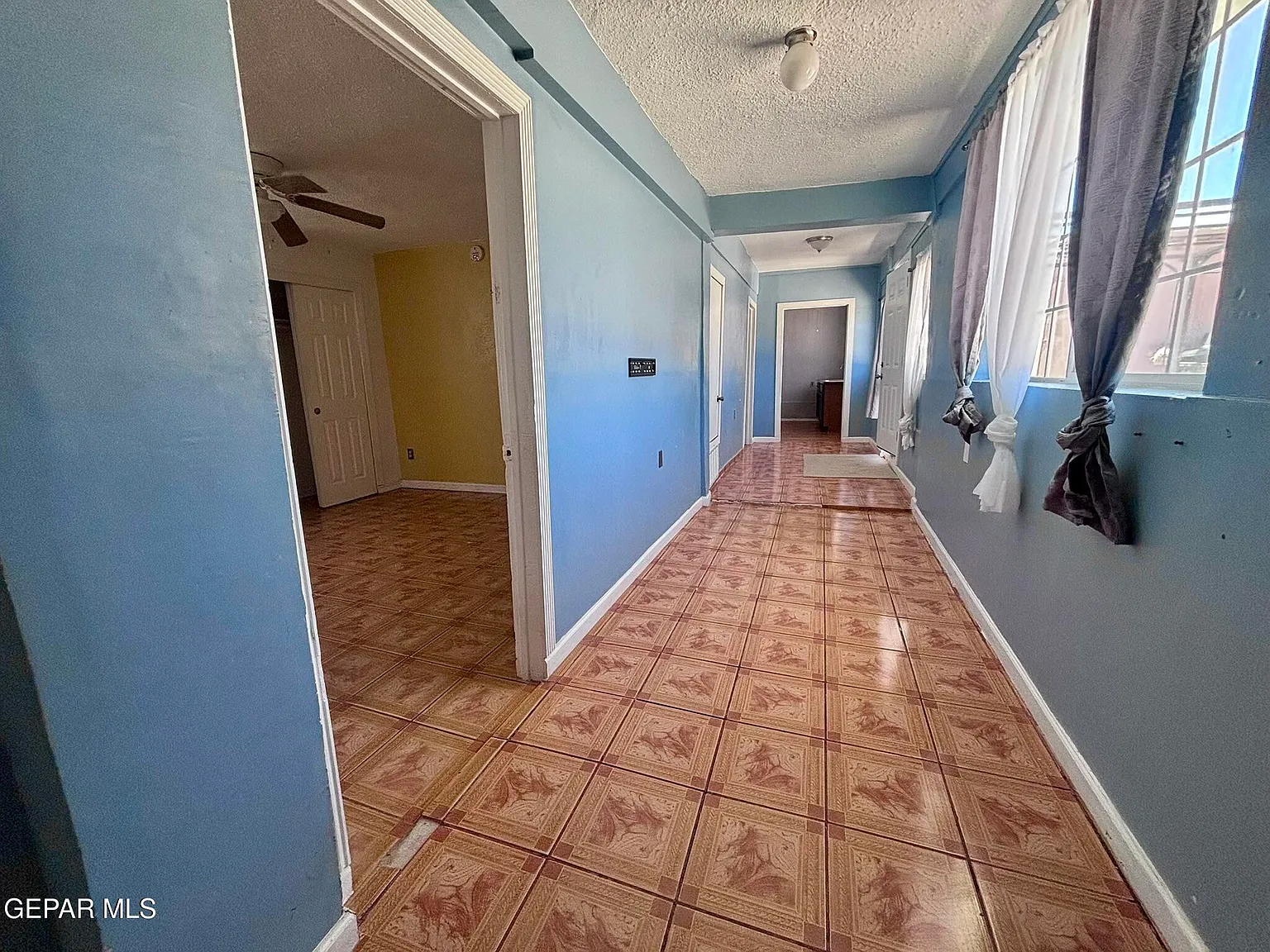 2 bed, 1.0 bath, 970 sqft, $900 — Photo 4