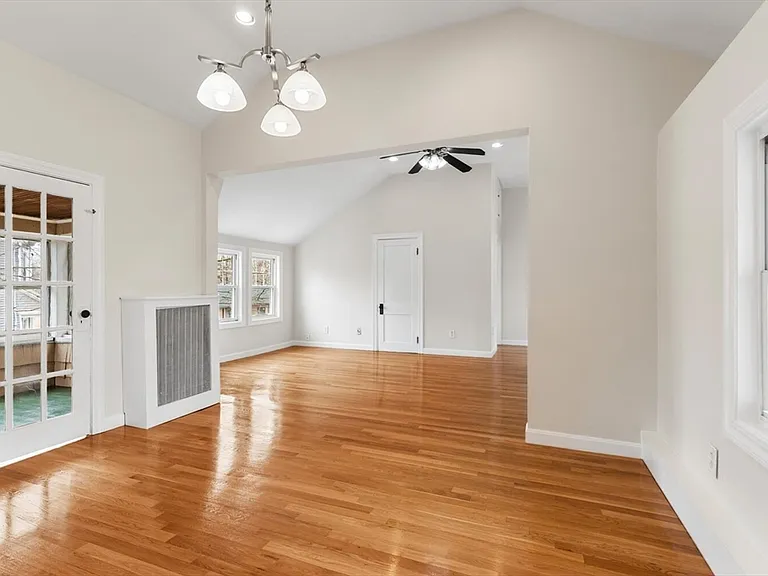 1088 Main St #1088 — Photo 3