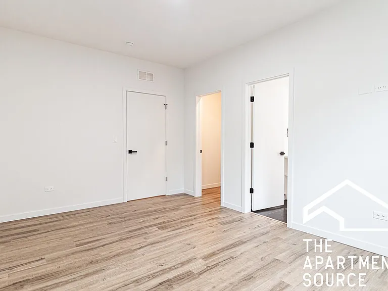 1426 W Jonquil Ter #2 — Photo 12