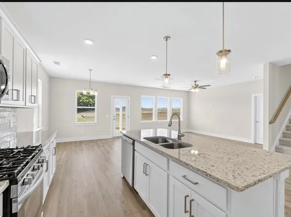 3919 Trinity Woods Rd, Columbia, TN 38401