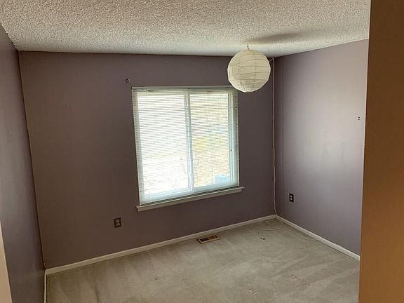 5th image of 78 Hampshire Dr