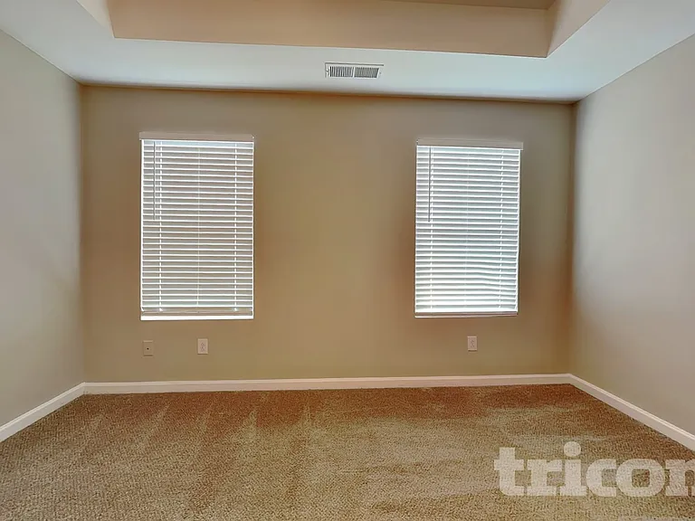 418 Daffodil Dr — Photo 6
