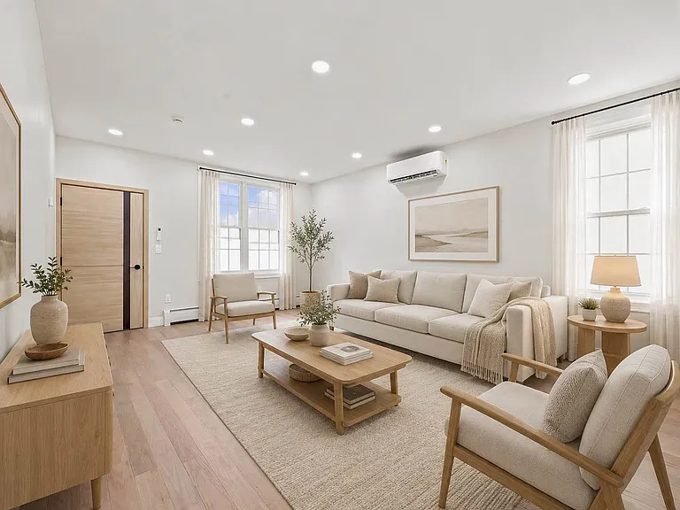 24-41 43rd St #Townhouse 1 — Photo 1