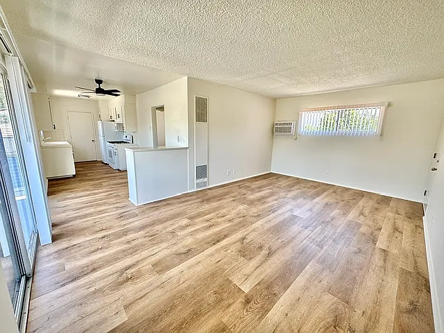 238 W Elm Ave #C — Photo 1