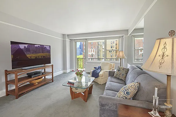 Sold by Christie's International Real Estate Group, LLC | media 11