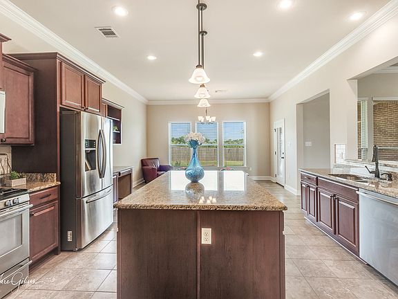 4th image of 4110 Courtland Way