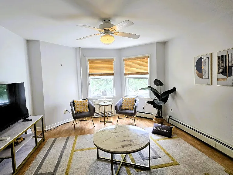 592 Forest St #1 — Photo 10
