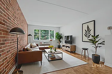 122 Prospect Park South West, #3