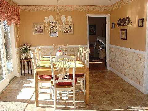 3rd image of 10 Hillcrest Pl