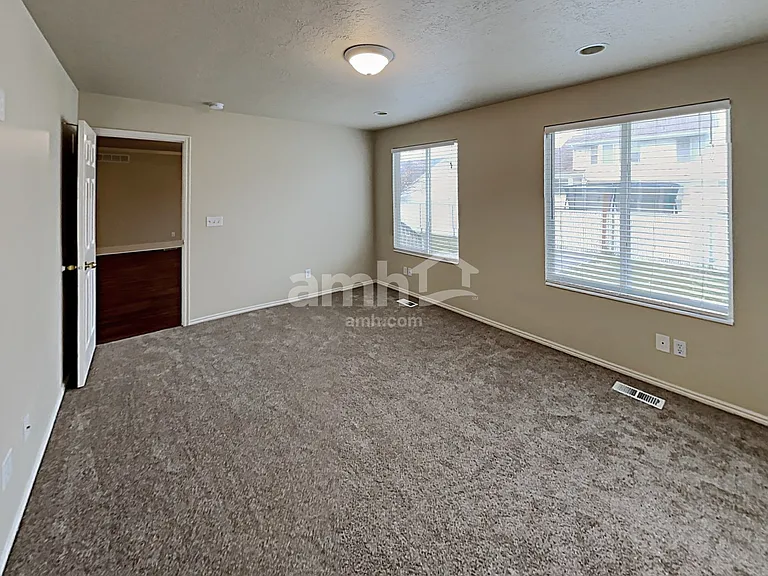 2792 Brady Way — Photo 11