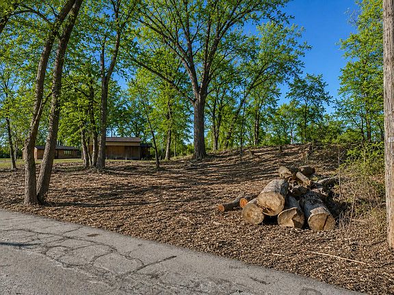 5th image of 5462 Marine Dr