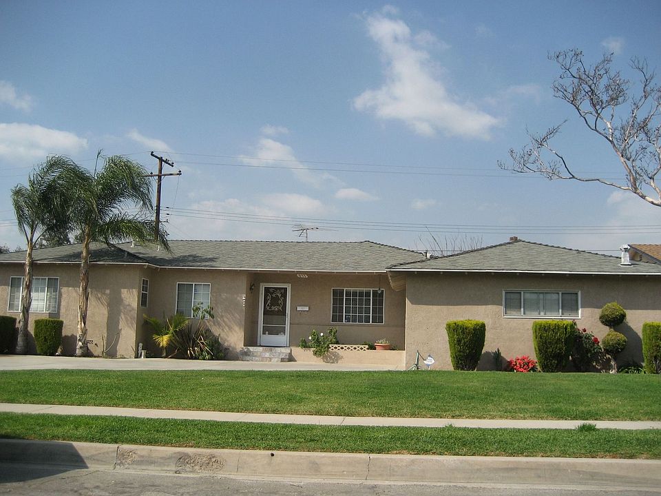 1st image of 811 E Marilyn Way