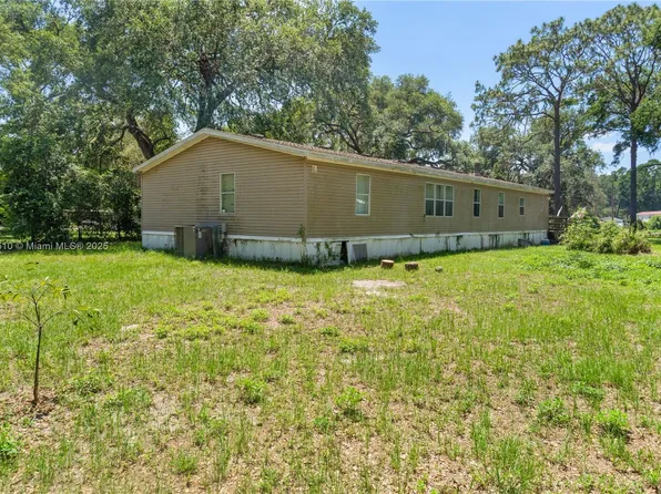 3906 Court St, Zephyrhills, FL 33541