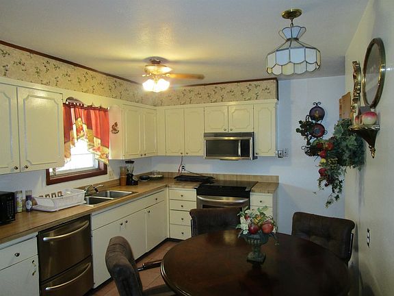 5th image of 1705 N Pinecrest Ave