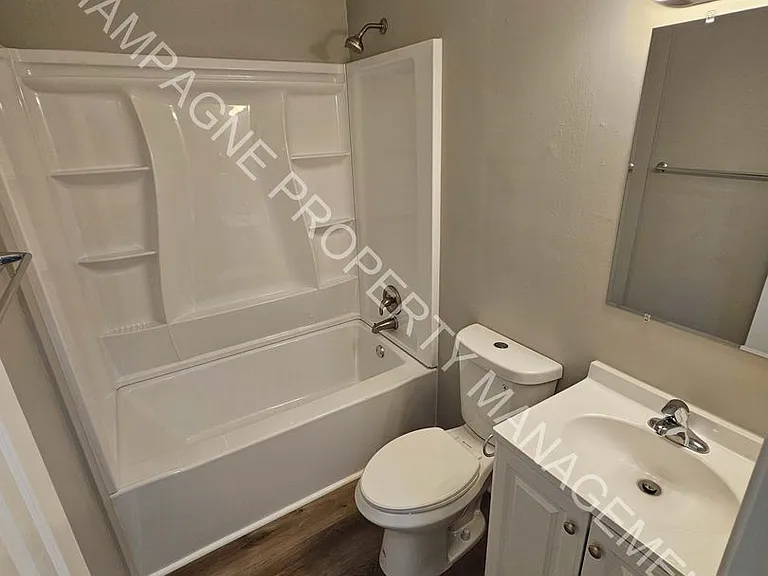 1307-1309 N Arrowhead Rdg — Photo 10