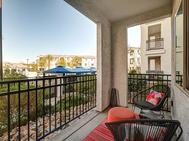 Castile Apartments — Photo 36