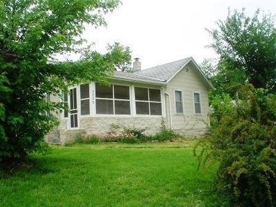 2000 E 82nd St, Kansas City, MO, 64132