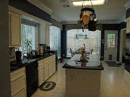 4th image of 4111 Lake Ct