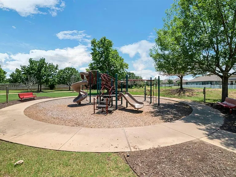513 Rolling Oak Dr — Photo 24