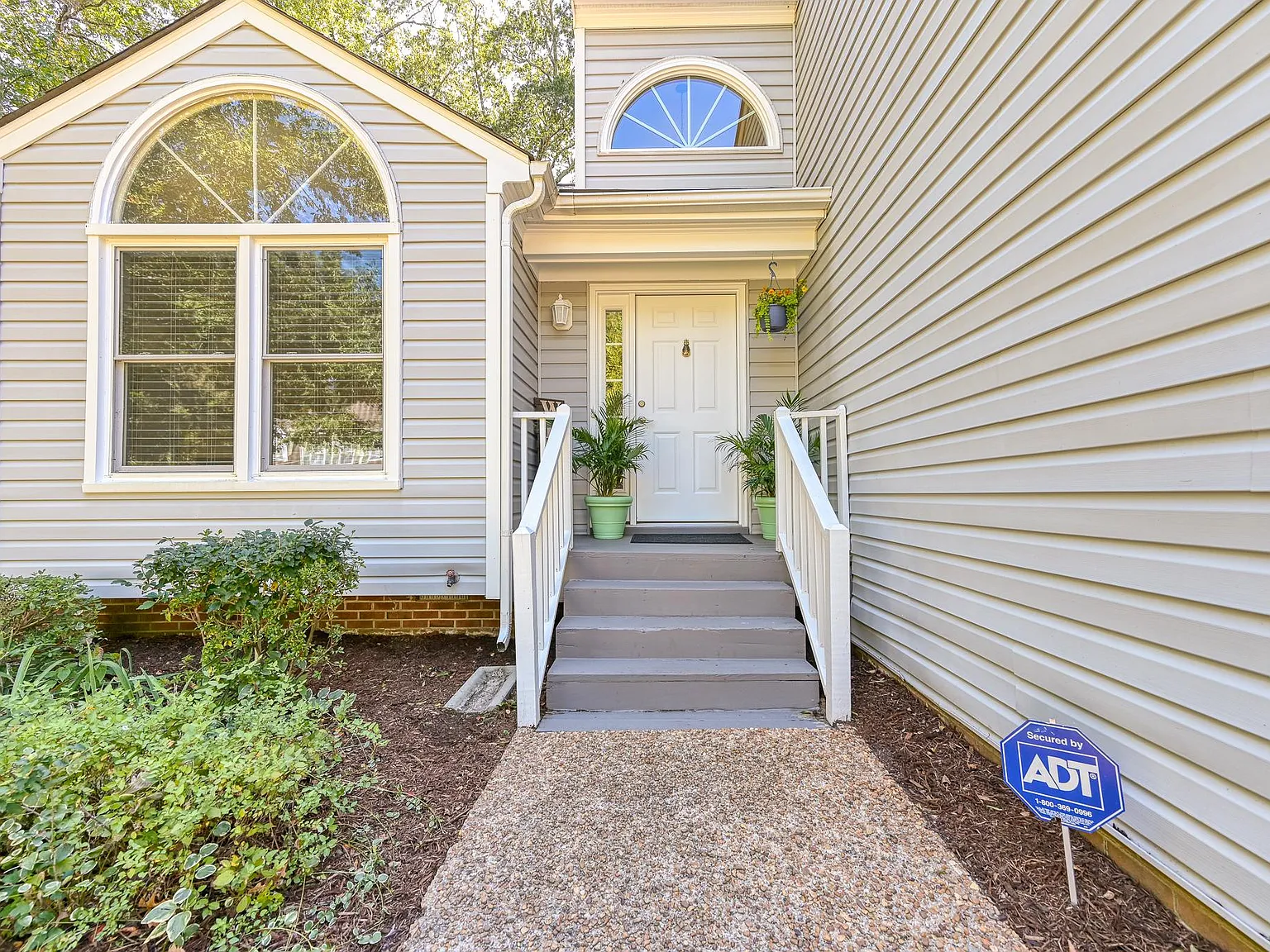 3 bed, 2.5 bath, 2178 sqft, $3,250 — Photo 2