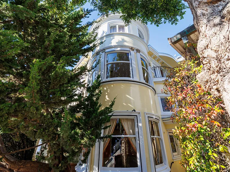 2398 Broadway St — Photo 90